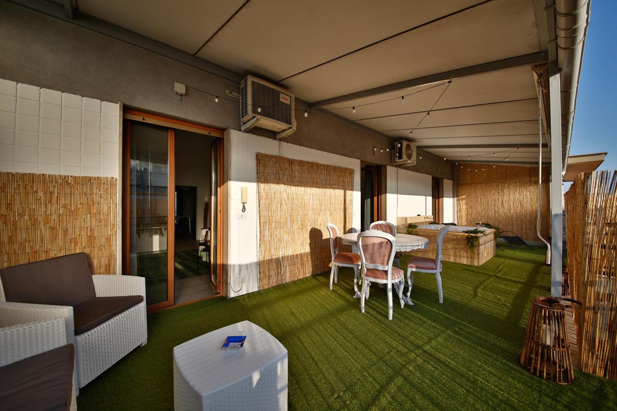 Atticoderossi A 500Mt Da Stazione&Centrostorico Apartment Bari Ngoại thất bức ảnh